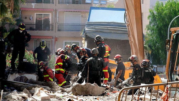Telediario 1 - Noche muy larga en los Cristianos, en Tenerife