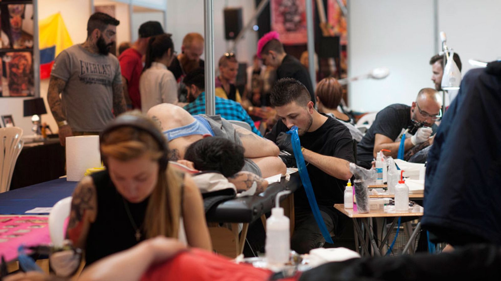 10.000 asistentes a la octava convención del tatuaje en Zaragoza