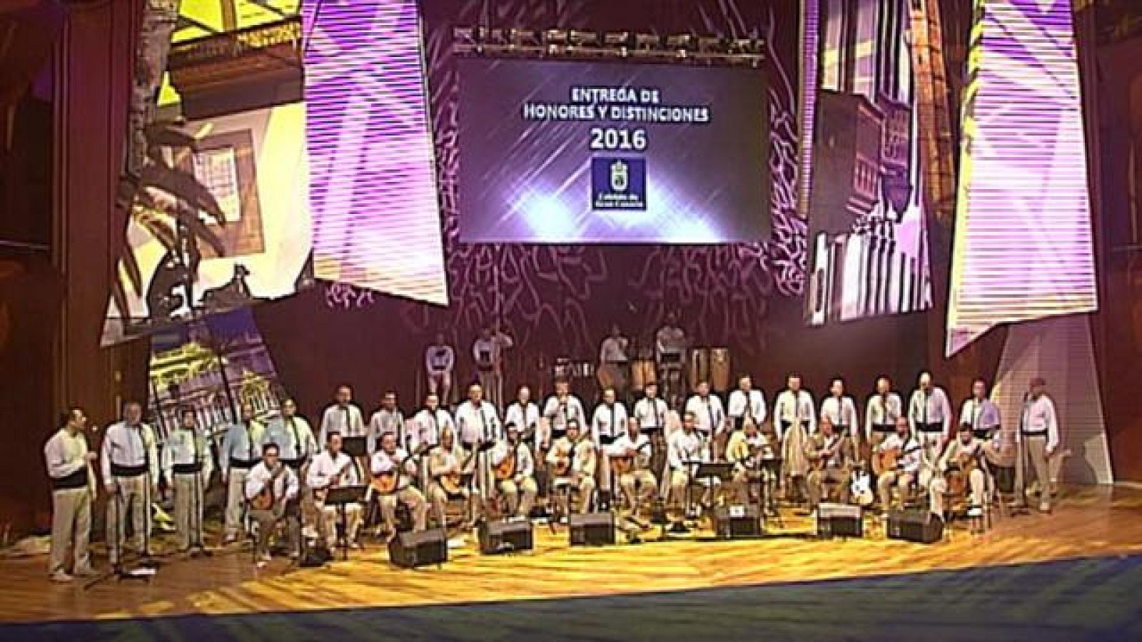 Entrega de Honores y Distinciones con Los Gofiones - 19/04/2016