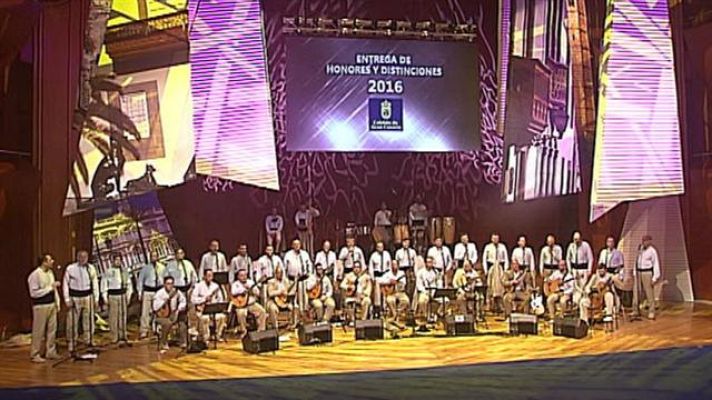 Especiales TVE Canarias - Entrega de Honores y Distinciones con Los Gofiones - 19/04/2016