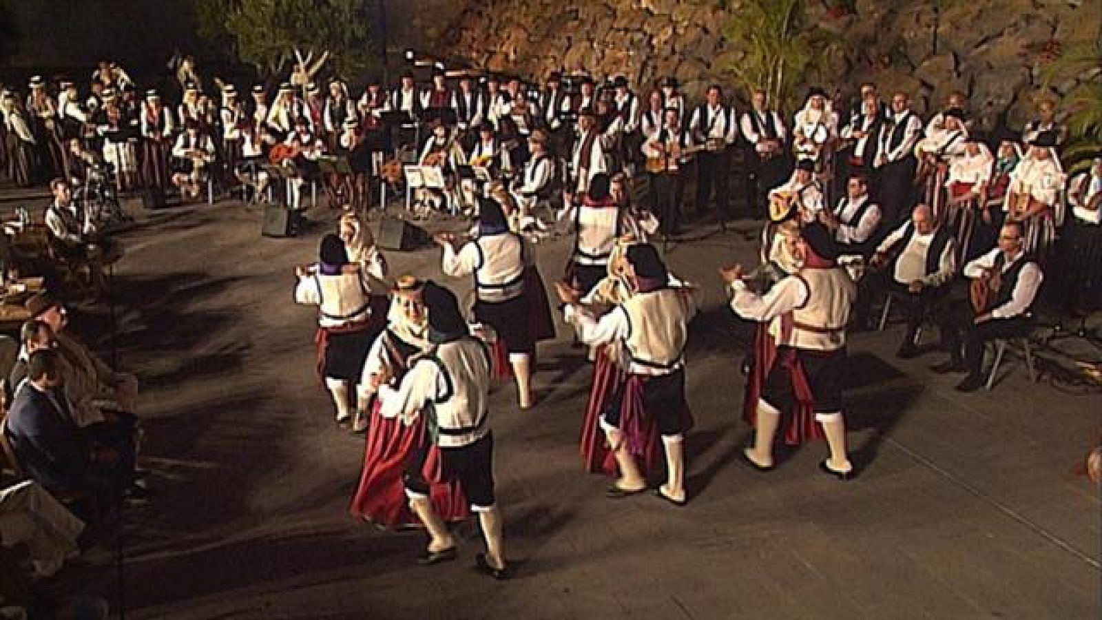 Tenderete - 01/05/2016 desde  Agüimes en el Memorial Nanino Díaz Cutillas con las agrupaciones Aduares, Tacoremi y Argones.