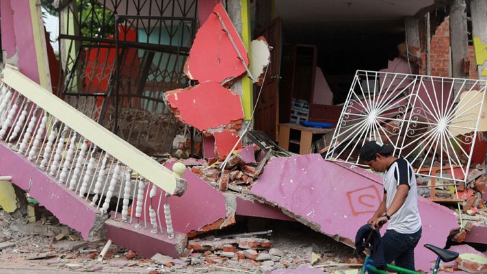 Telediario 1 - Se cumple una semana del terremoto de Ecuador