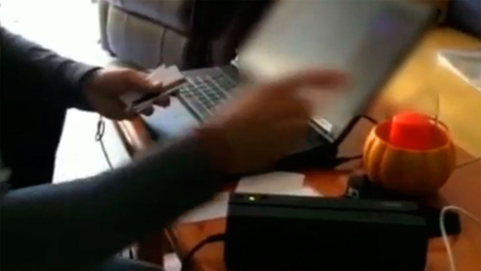 Mundo Hacker - Los nuevos CSI digitales (1) - Avance