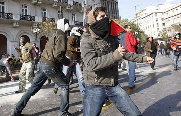  - Batalla campal en Atenas