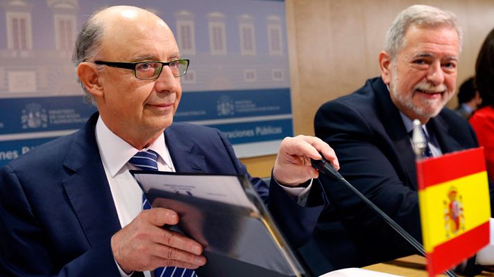 Telediario 1 - Hacienda aprueba la senda de reducción del déficit que fija en el 0,5% el techo para 2017 y el 0,3% para 2018