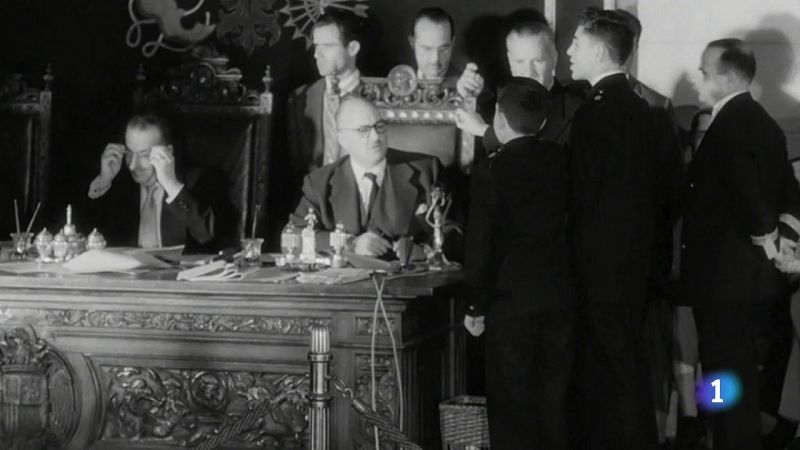 El Ministerio del Tiempo - Salvador Mart� cant� dos veces El Gordo, era un ni�o de San Ildefonso - El Ministerio del Tiempo | Ver