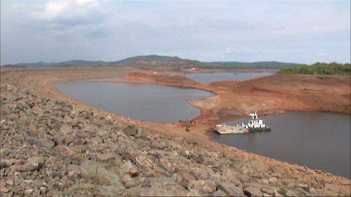 Telediario 1 - Hoy, en Venezuela, adelantan el reloj 30 minutos y atardecerá media hora más tarde.