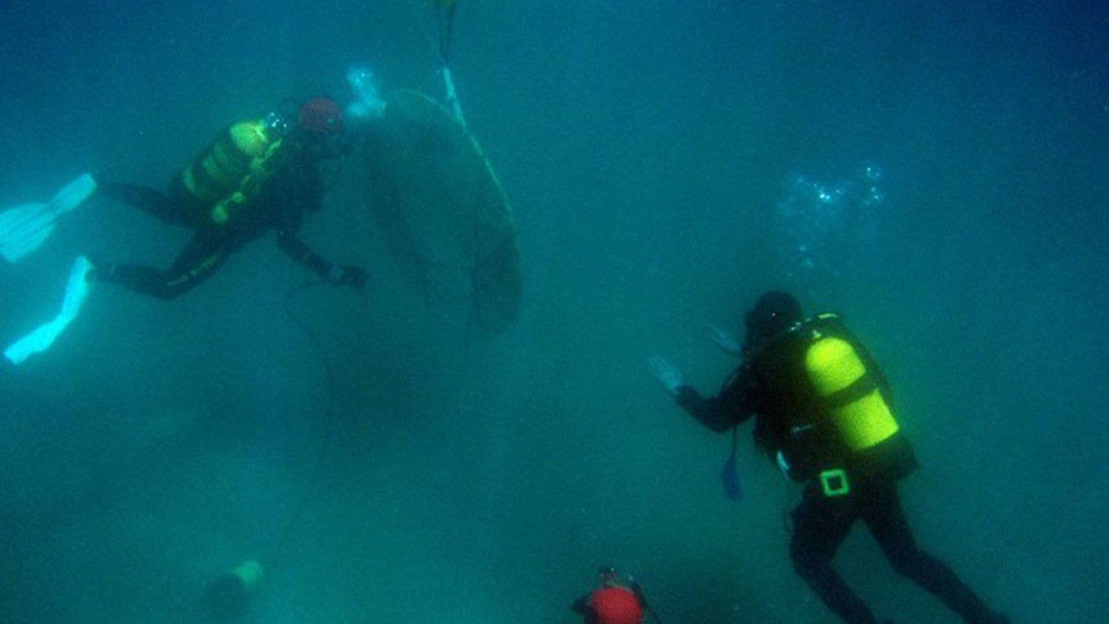 Recuperan los restos de 'La Isabella', un pecio del xiglo XIX hundido en la costa malagueña
