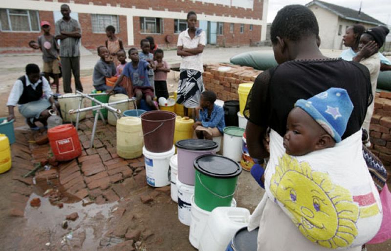 Sudáfrica declara zona catastrófica la frontera con Zimbabue | Ver