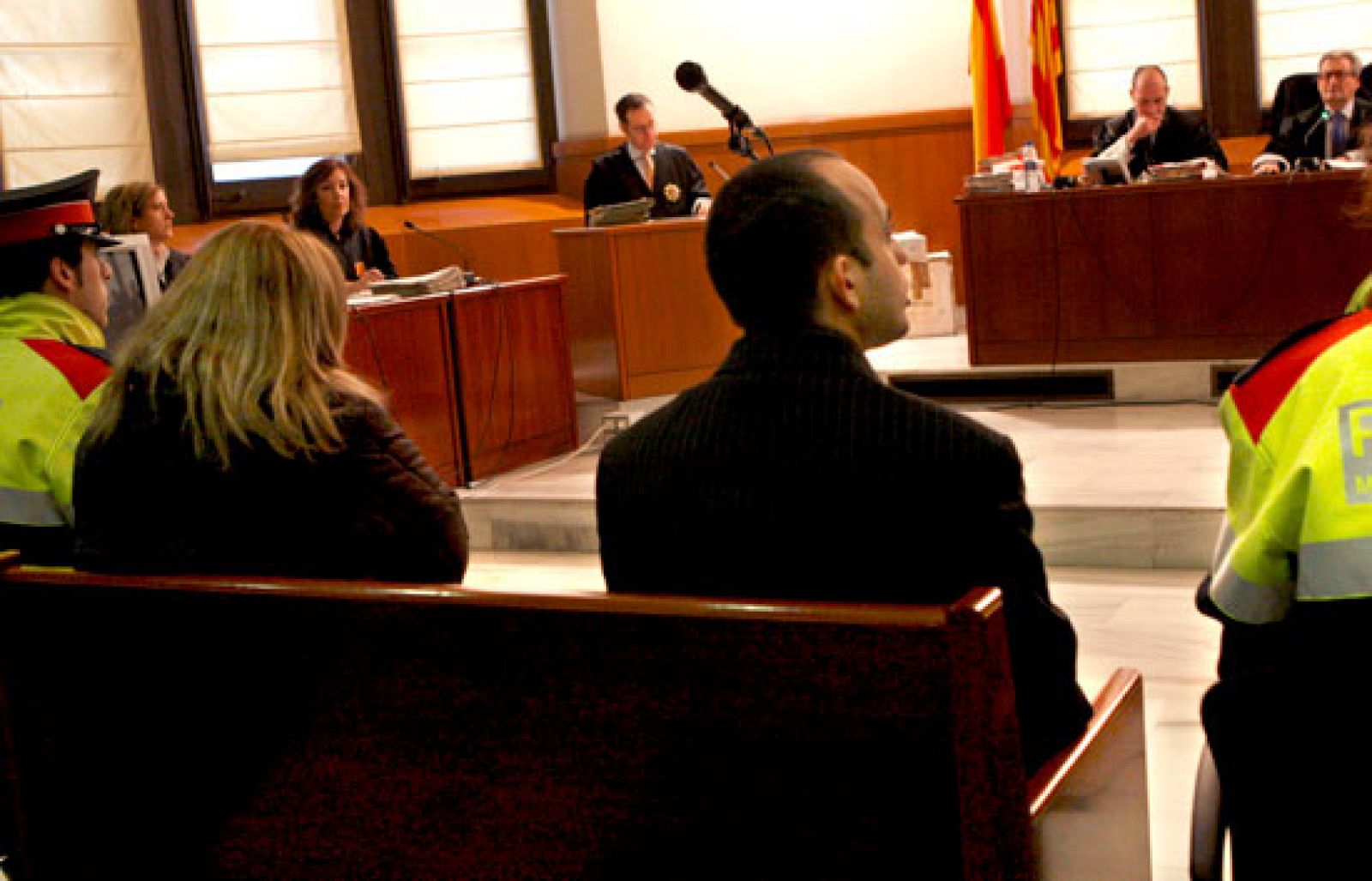 Comienza en Barcelona el juicio contra la madre y el padrastro de Alba, que sufrió malos tratos entre 2005 y 2006 | Ver