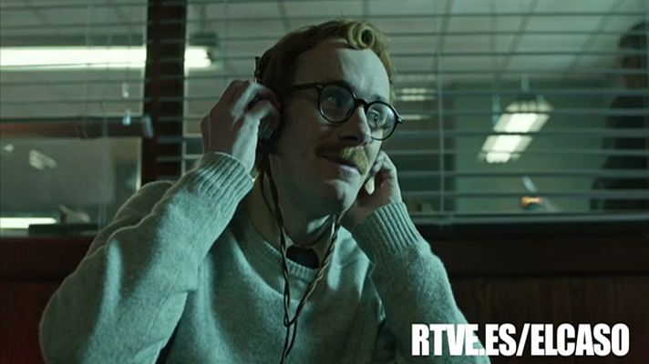  - Aníbal escuchando Chiquito de la Calzada