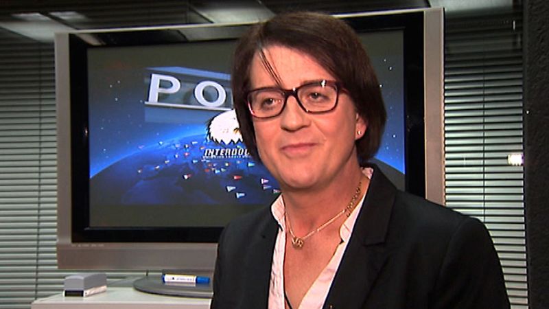 Marta es la primera agente de los Mossos d'Esquadra transexual