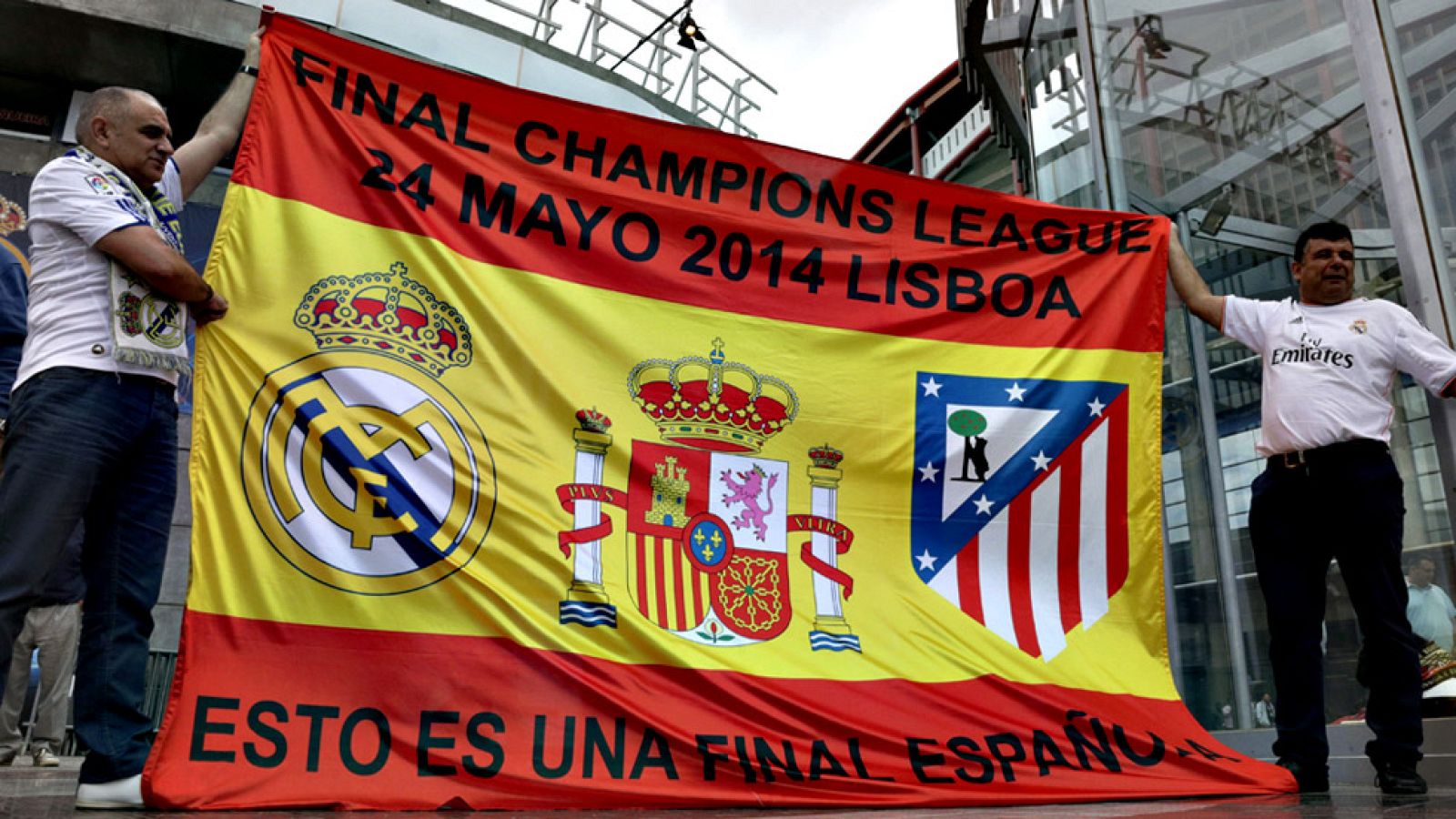 Los dos principales clubes de la capital de España, Real Madrid y  Atlético de Madrid, volverán a verse las caras en la final de la Liga  de Campeones el próximo 28 de mayo en San Siro, escenario de la cita,  en lo que será la segunda disputa entre a