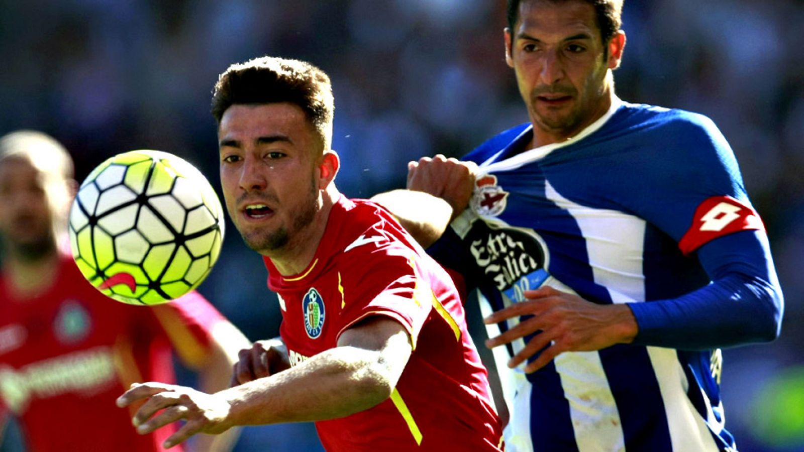 Un total de siete equipos buscan este domingo (17.00 horas) dar un  paso hacia la permanencia en la penúltima jornada de la Liga BBVA, en  la que el trascendental encuentro entre el Getafe y el Real Sporting  de Gijón centrará la atención de los impl