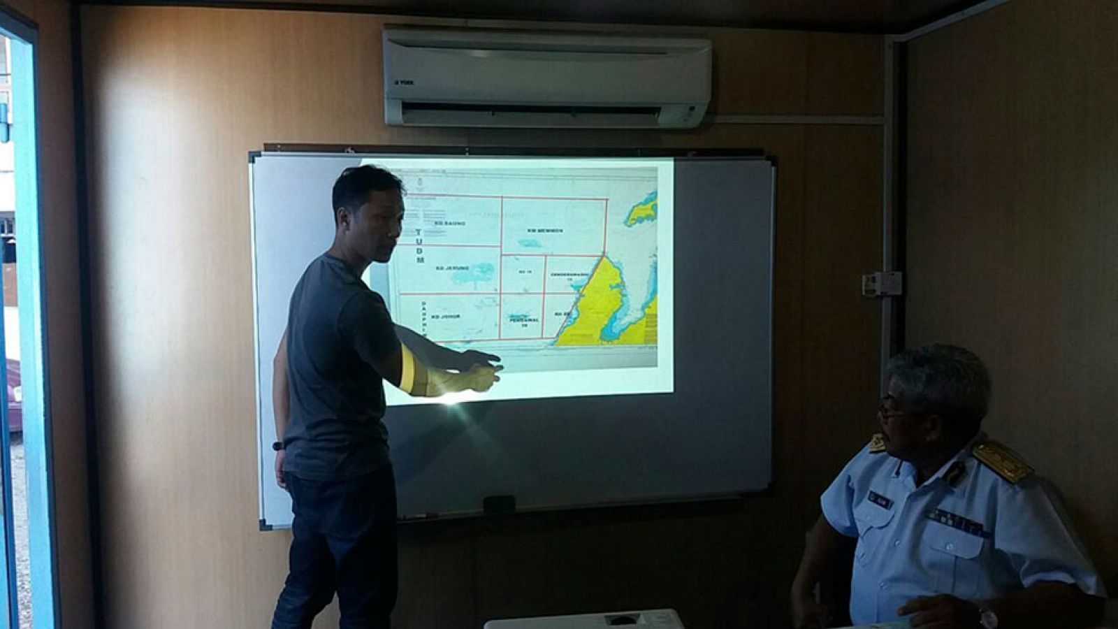 Seis días sin noticias de los españoles desaparecidos cerca de la Isla de Borneo
