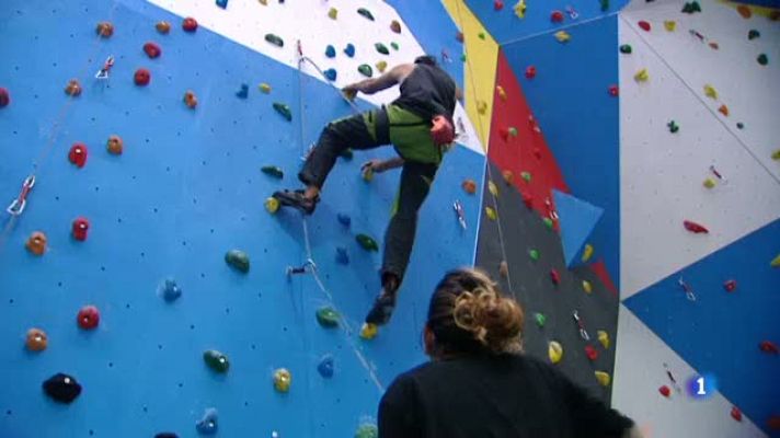 L'Informatiu - L'interès per l'escalada dispara l'aparició de rocòdroms urbans