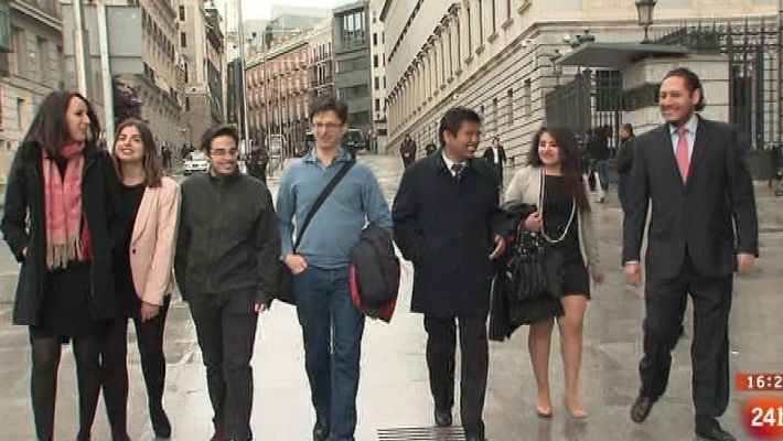 Parlamento - Estudiantes de derecho parlamentario