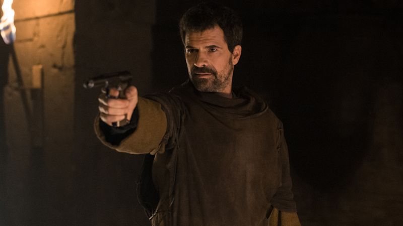 El Ministerio del Tiempo - Cristiano y Ronaldo salvan a Cristobal Col�n | Ver