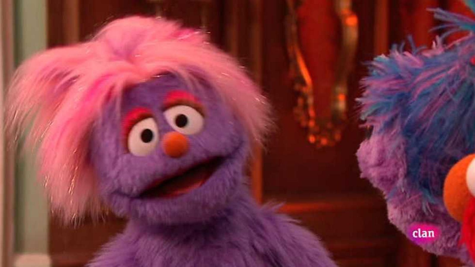 La visita de Bebe - El Hotel Furchester | Ver