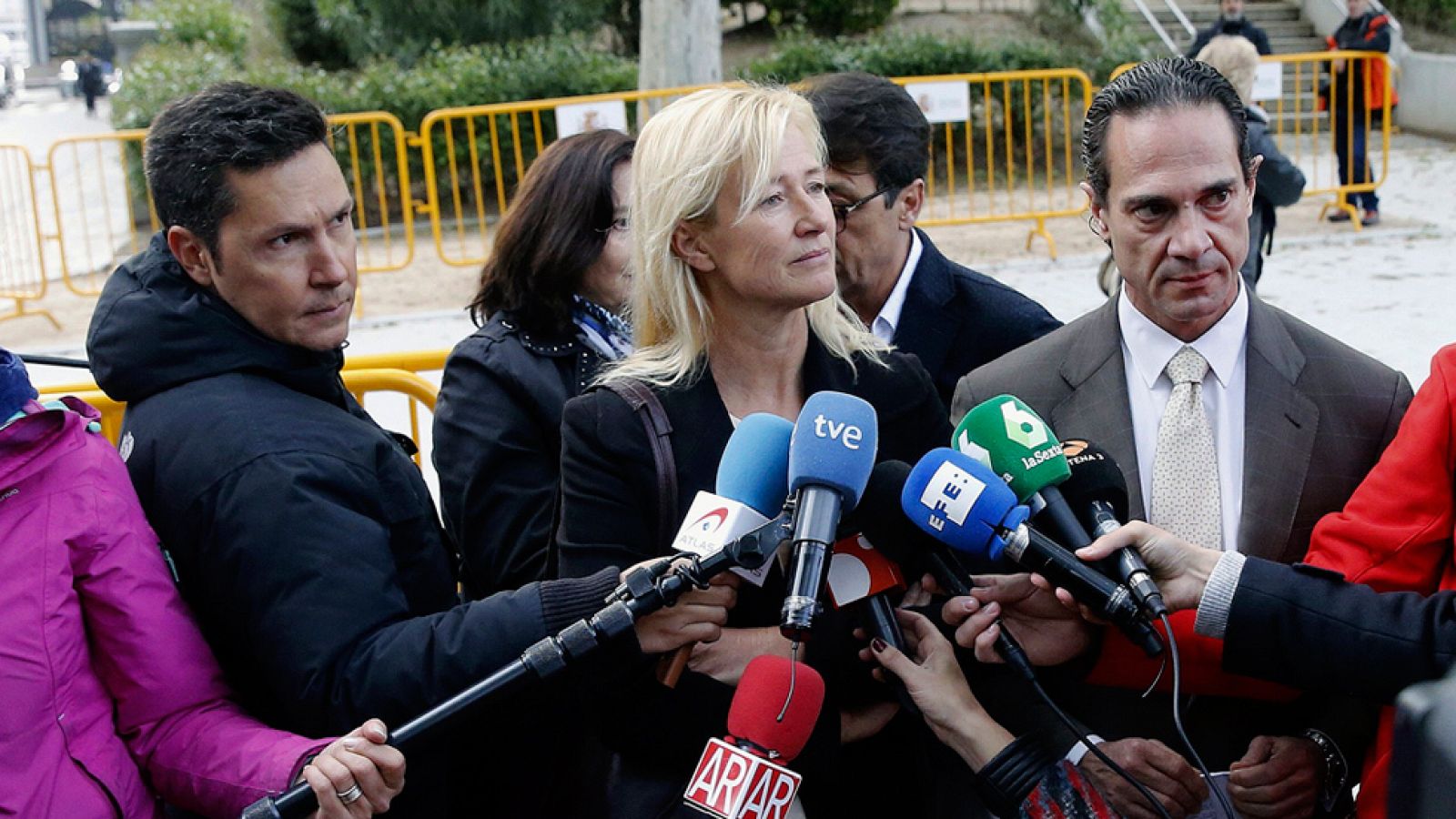 Ana Duato se siente "muy traicionada" por el asesor Fernando Peña del bufete Nummaria - Informativo 24h | Ver