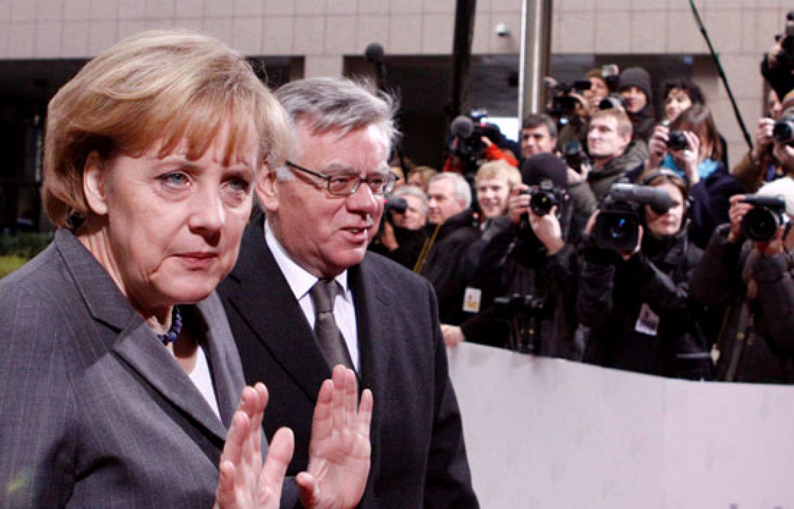 Telediario 1 en cuatro minutos - 12/12/08 | Ver