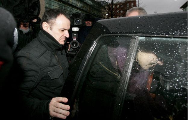  - La extradición aplazada