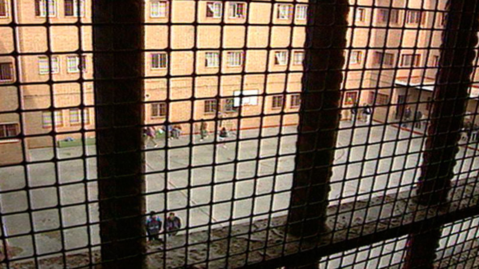 Documentos tv - Un mundo en sombras, las cárceles españolas