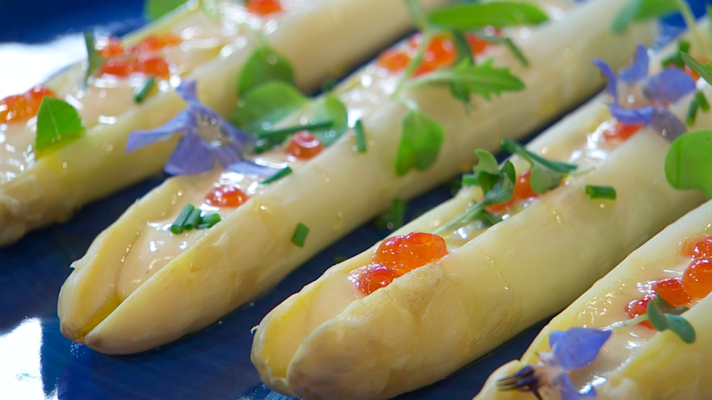 RTVE Cocina - Receta de Espárragos con mayonesa de anchoas y lima