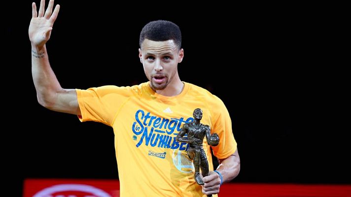 Telediario 1 - Curry celebra su 'MVP' con la final de conferencia
