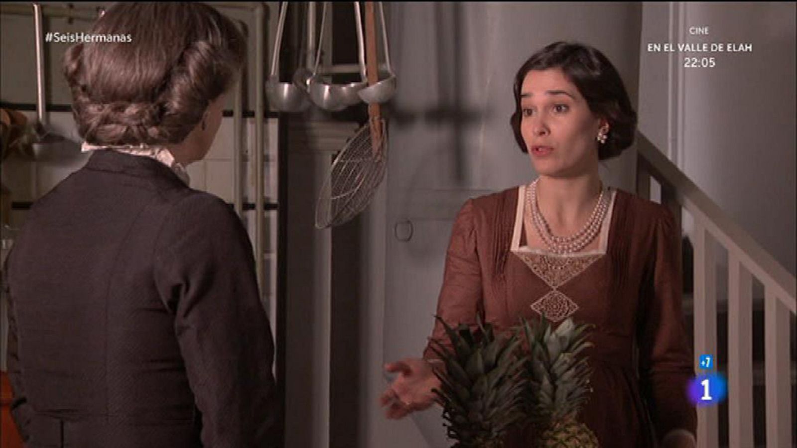 Seis Hermanas - Rosalía muy asustada por la desaparición de las llaves de la casa