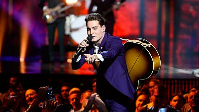 Pa�ses Bajos: Douwe Bob canta 'Slow Down'