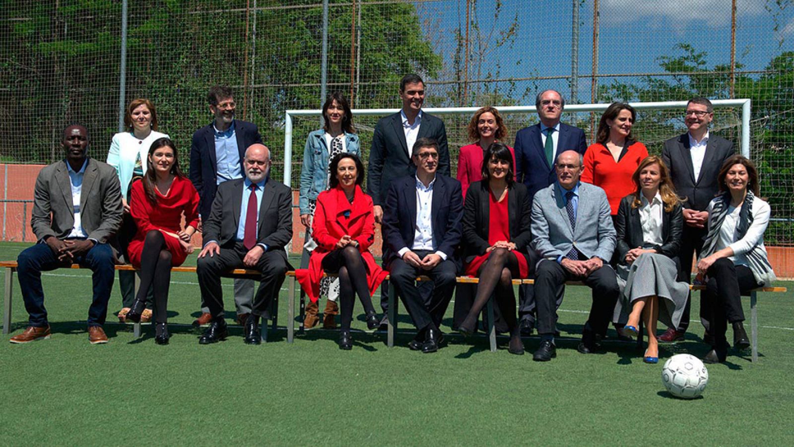 Sánchez presenta a su equipo para "el gobierno del cambio"