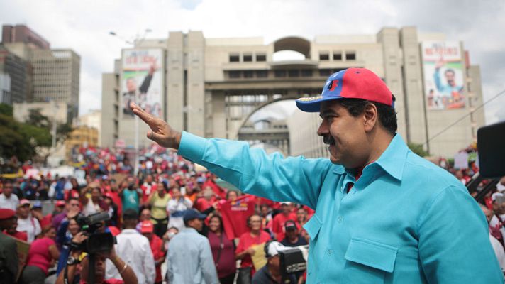 Telediario 1 - Maduro anuncia maniobras militares