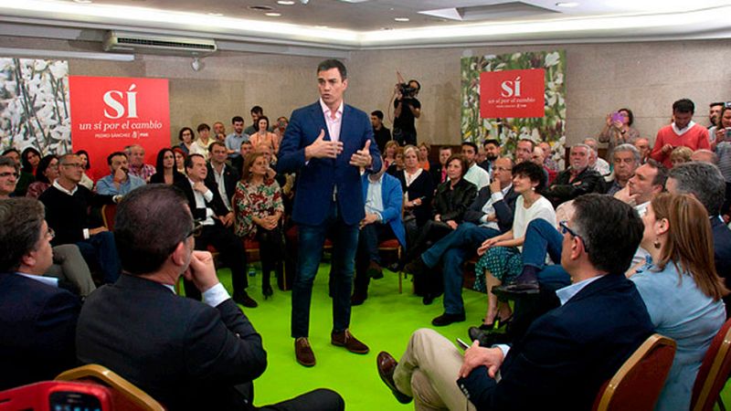 La crónica política sigue un día más protagonizada por los mensajes de precampaña