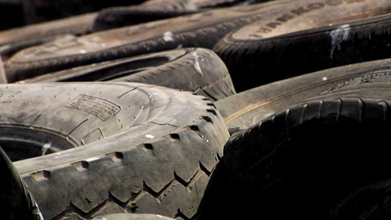 Para qué se utiliza el caucho reciclado de los neumáticos