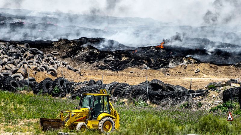Los vecinos de Seseña piden al Ayuntamiento que cierre el colegio más cercano al incendio de los neumáticos