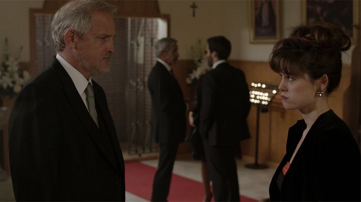 Cuéntame cómo pasó - Luchi aparece en la boda de su padre