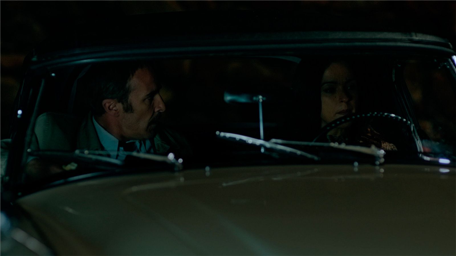 El Caso. Crónica de sucesos - Jesús se disculpa con Clara: "He sido un garrulo insensible"