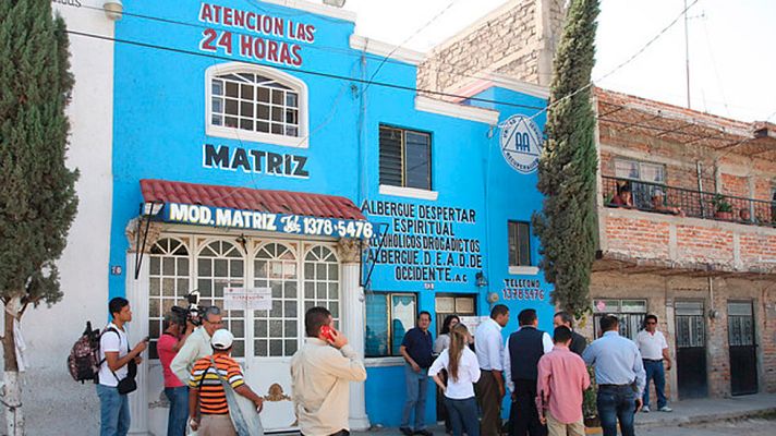 Telediario 1 - En México, la policía ha detenido a los responsables de un albergue para drogadictos y ha rescatado a los internos