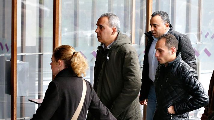 Telediario 1 - Dolor e incredulidad entre los familiares y amigos de los franceses que iban a bordo del avión de EgyptAir