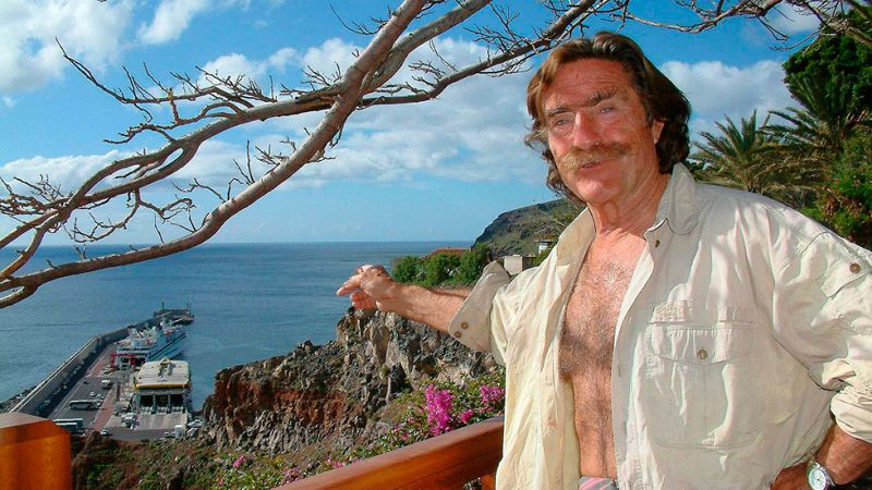 Muere el reportero y aventurero Miguel de la Quadra-Salcedo - Informativo 24h | Ver