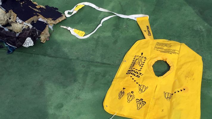 Informativo 24h - El Airbus de EgyptAir envió alertas de humo en cabina poco antes de desaparecer