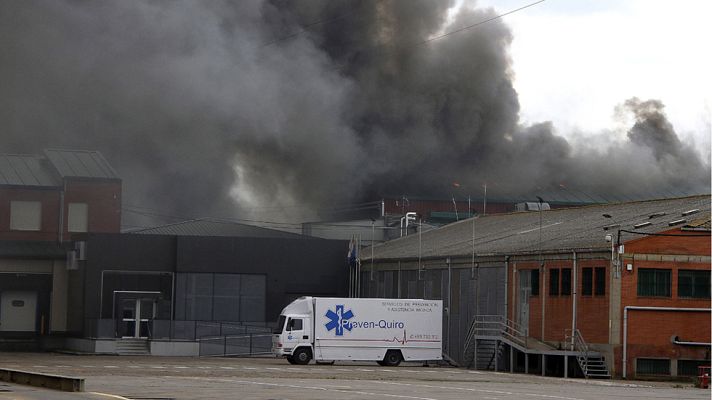Telediario 1 - Un incendio arrasa la fábrica Embutidos Rodríguez en León