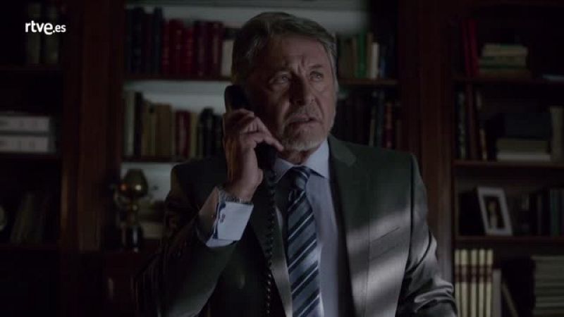 El Ministerio del Tiempo - Salvador Mart� habla por tel�fono con Rajoy | Ver