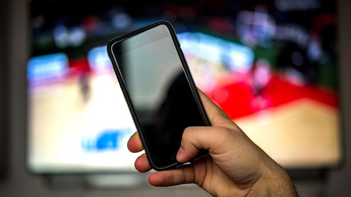 Telediario 1 - En cinco años se duplican los menores de 25 años enganchados a las apuestas deportivas