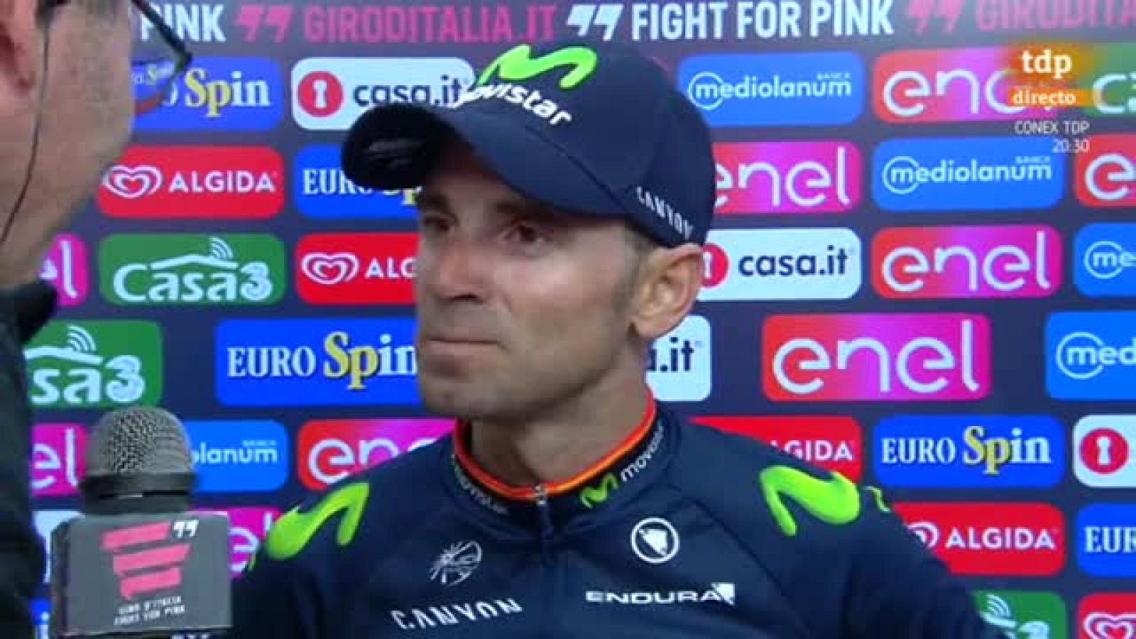 Valverde superó en un esprint reducido a la maglia rosa, ambos con un tiempo de 2h.59.54, mientras que el ruso Ilnur Zakarin entró a 8 segundos.