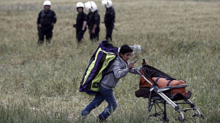 Telediario 1 - Llega a España un nuevo grupo de 27 refugiados