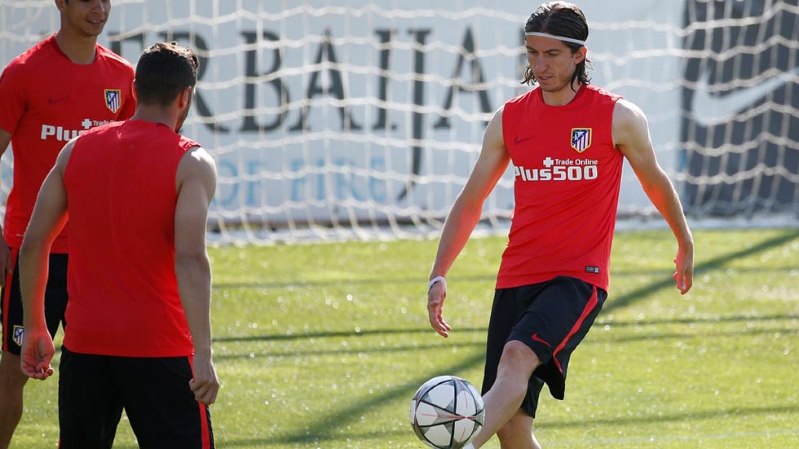 Filipe Luis: "El Madrid tiene mejores individualidades, pero nosotros somos el mejor equipo" | Ver