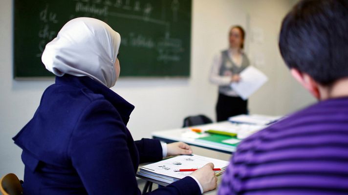 Informativo 24h - Alemania implanta medidas para impulsar la integración de los refugiados