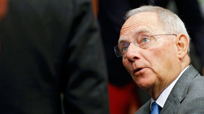 Telediario 1 - Berlín critica que Bruselas aplazara la decisión de iniciar el proceso sancionador contra España por incumplir el déficit